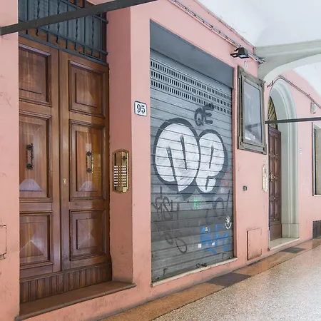 Lägenhet Rainbow Bologna