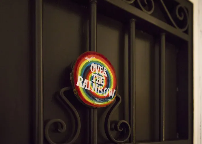 Guesthost - Rainbow