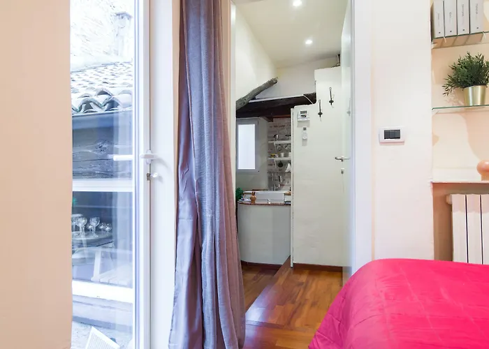 Guesthost - Rainbow Bologna