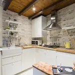 Guesthost - Rainbow Appartement