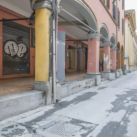 Guesthost - Rainbow * بولونيا